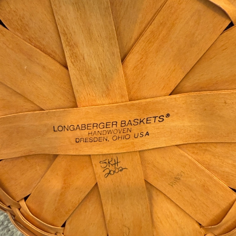 Set of 2 Longaberger Baskets, leather handles, fabric liners - Picture 3 of 9
